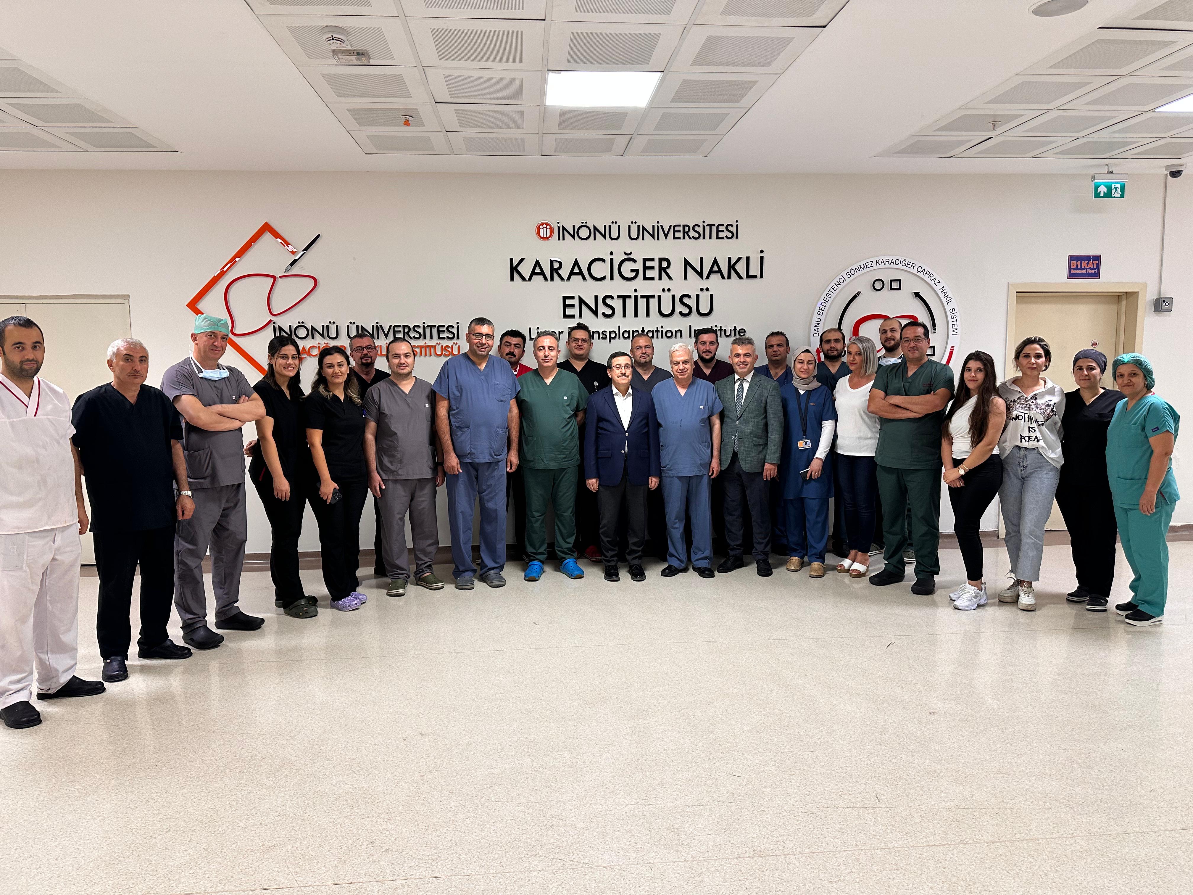 Una primicia en la historia médica mundial: ¡trasplante de hígado de siete vías!