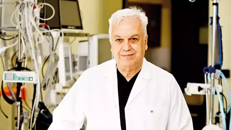 Der Professor der Mehrfach-Überkreuz-Transplantationen: Prof. Dr. Sezai YILMAZ